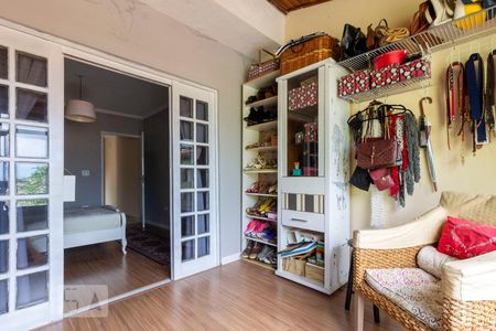 Casa à venda com 170m², 3 quartos e 2 vagas Casa à venda com 170m², 3 quartos e 2 vagasQuarto 1 - Suite Closet