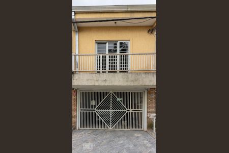 Casa à venda com 170m², 3 quartos e 2 vagas Casa à venda com 170m², 3 quartos e 2 vagasFachada