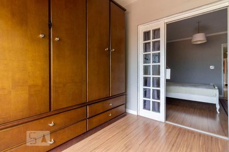 Casa à venda com 170m², 3 quartos e 2 vagas Casa à venda com 170m², 3 quartos e 2 vagasQuarto 1 - Suite Closet