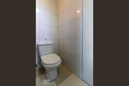 Casa à venda com 170m², 3 quartos e 2 vagas Casa à venda com 170m², 3 quartos e 2 vagasBanheiro