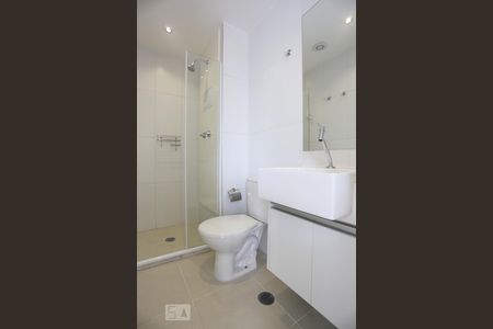 Banheiro de apartamento para alugar com 2 quartos, 45m² em Jaguaré, São Paulo