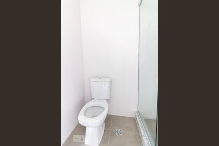 Banheiro de apartamento para alugar com 1 quarto, 41m² em São João, Porto Alegre