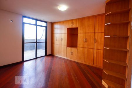 Apartamento para alugar com 315m², 3 quartos e 3 vagasSuíte