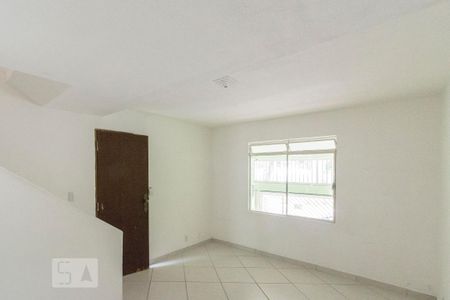 Sala de casa para alugar com 2 quartos, 180m² em Cidade das Flores, Osasco