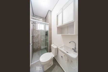 Banheiro  de apartamento à venda com 3 quartos, 69m² em Vila Pires, Santo André