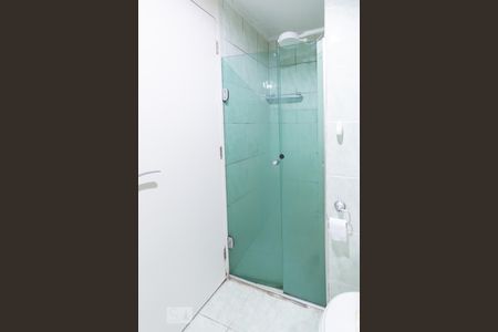 Banheiro Social de apartamento para alugar com 3 quartos, 60m² em Vila Isa, São Paulo