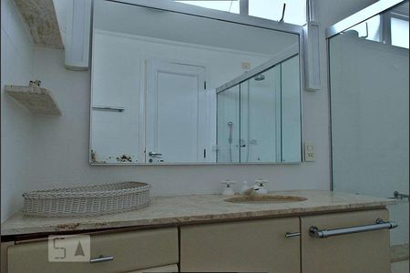 Apartamento à venda com 145m², 4 quartos e 3 vagasBanheiro Quartos