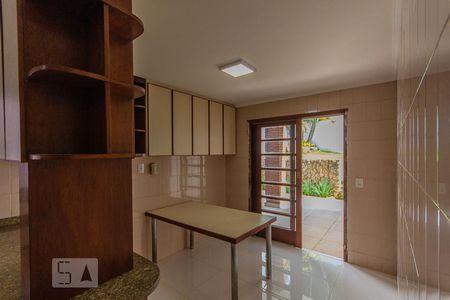 Casa à venda com 380m², 3 quartos e 4 vagasCozinha