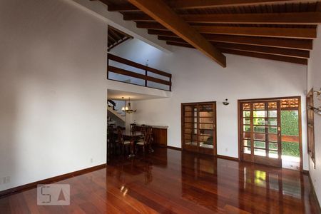Sala de casa à venda com 3 quartos, 380m² em Jardim Morumbi, São Paulo