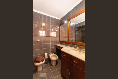 Casa à venda com 380m², 3 quartos e 4 vagasBanheiro da Suíte 3