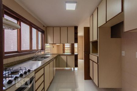 Casa à venda com 380m², 3 quartos e 4 vagasCozinha