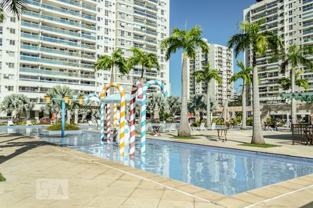 Apartamento à venda com 68m², 2 quartos e 1 vaga Apartamento à venda com 68m², 2 quartos e 1 vagaÁrea Comum - Piscina