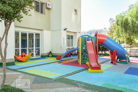 Apartamento à venda com 68m², 2 quartos e 1 vaga Apartamento à venda com 68m², 2 quartos e 1 vagaÁrea Comum - Playground