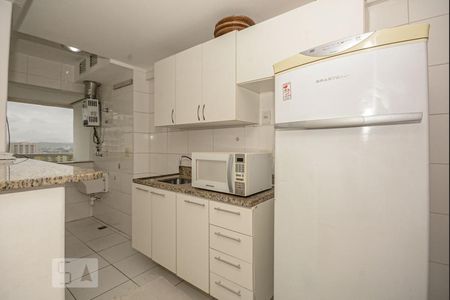 Apartamento à venda com 68m², 2 quartos e 1 vaga Apartamento à venda com 68m², 2 quartos e 1 vagaCozinha e Área de Serviço