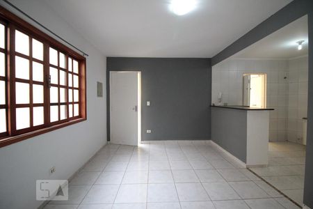 Casa de condomínio para alugar com 80m², 2 quartos e 1 vagasala