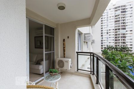 Varanda Sala de apartamento à venda com 2 quartos, 70m² em Jacarepaguá, Rio de Janeiro