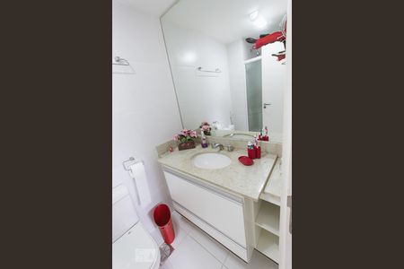 Apartamento à venda com 70m², 2 quartos e 1 vagaBanheiro Quarto 2 - Suíte