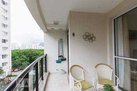 Varanda Sala de apartamento à venda com 2 quartos, 70m² em Jacarepaguá, Rio de Janeiro