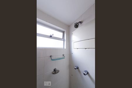 Banheiro de apartamento à venda com 1 quarto, 41m² em Coração Eucarístico, Belo Horizonte