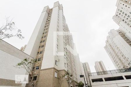 Apartamento para alugar com 47m², 2 quartos e 1 vaga Apartamento para alugar com 47m², 2 quartos e 1 vagaFachada