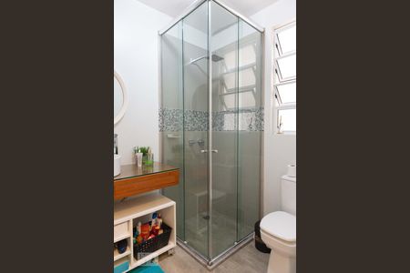 Banheiro de apartamento à venda com 1 quarto, 53m² em Petrópolis, Porto Alegre