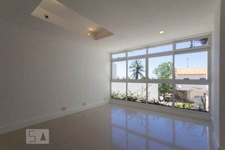 Sala de apartamento para alugar com 3 quartos, 134m² em Barra da Tijuca, Rio de Janeiro