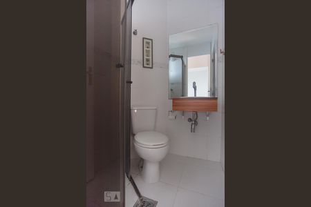Banheiro de apartamento à venda com 2 quartos, 49m² em Vila Carminha, Campinas
