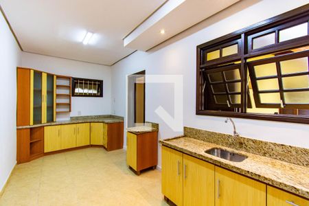 Casa à venda com 160m², 4 quartos e 3 vagas Casa à venda com 160m², 4 quartos e 3 vagasCozinha