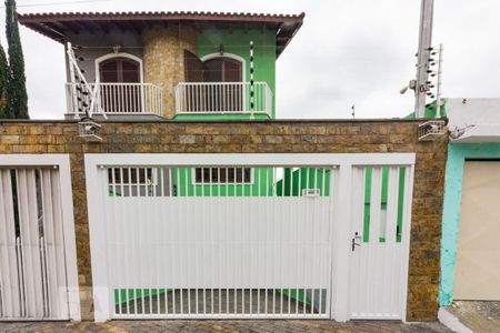 Casa à venda com 205m², 3 quartos e 7 vagasFachada