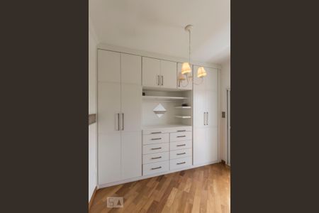 2o. Andar - Quarto 2 (Armários) de casa de condomínio à venda com 3 quartos, 160m² em Vila Brasílio Machado, São Paulo