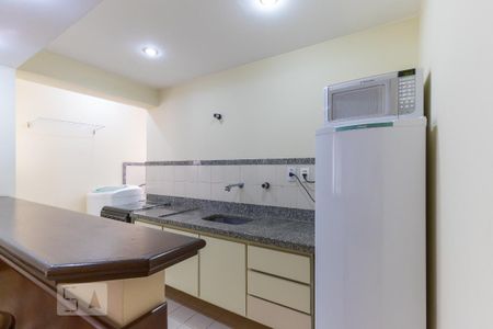 Cozinha de apartamento à venda com 1 quarto, 50m² em Cambuí, Campinas