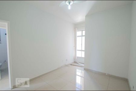 Apartamento à venda com 64m², 2 quartos e sem vagaSala