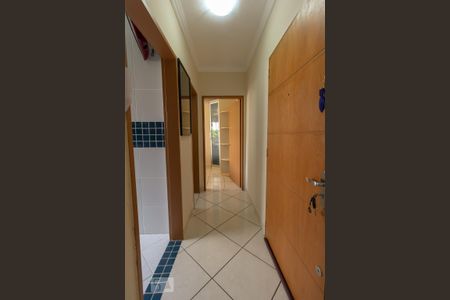 Corredor de apartamento para alugar com 2 quartos, 40m² em Jardim Itu Sabará, Porto Alegre
