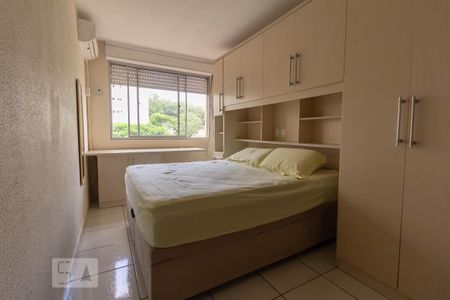Quarto 2 de apartamento para alugar com 2 quartos, 40m² em Jardim Itu Sabará, Porto Alegre