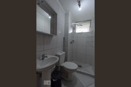 Banheiro de apartamento para alugar com 2 quartos, 39m² em Jardim Itu Sabará, Porto Alegre
