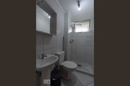 Banheiro de apartamento para alugar com 2 quartos, 40m² em Jardim Itu Sabará, Porto Alegre