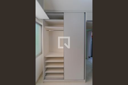Apartamento para alugar com 34m², 1 quarto e 1 vagaSuíte - Armário