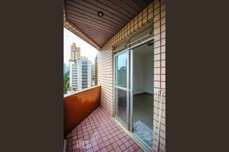 Apartamento à venda com 76m², 2 quartos e 1 vagaVaranda Suíte
