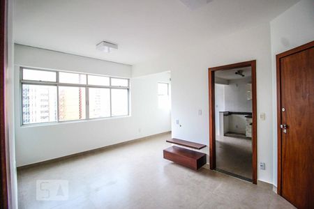 Sala de apartamento à venda com 2 quartos, 76m² em Savassi, Belo Horizonte