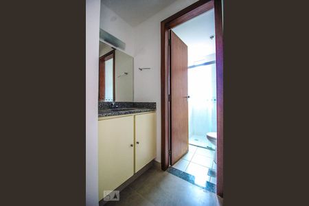 Banheiro Social de apartamento à venda com 2 quartos, 76m² em Savassi, Belo Horizonte