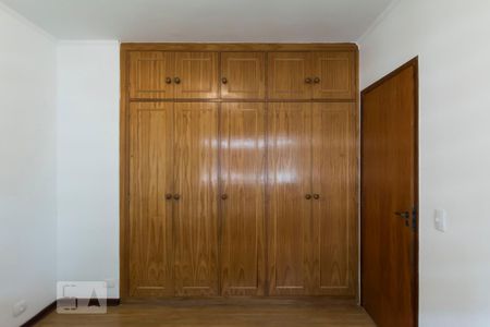 Apartamento para alugar com 125m², 3 quartos e 1 vagaQuarto 2 (Armários)