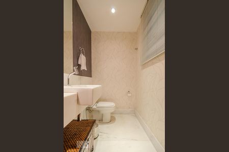 Apartamento para alugar com 218m², 4 quartos e 4 vagasLavabo