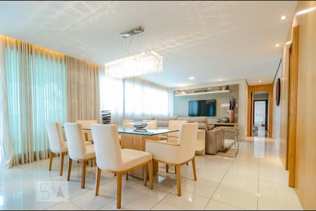 Apartamento para alugar com 218m², 4 quartos e 4 vagasSala