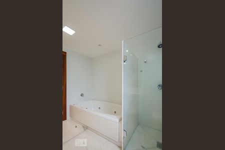 Apartamento para alugar com 218m², 4 quartos e 4 vagasBanheiro Suíte master 