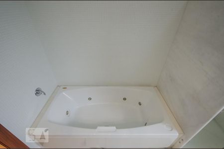 Apartamento para alugar com 218m², 4 quartos e 4 vagasBanheiro Suíte master 