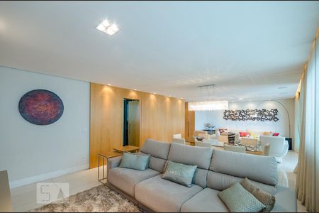 Apartamento para alugar com 218m², 4 quartos e 4 vagasSala