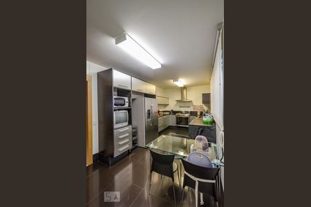 Apartamento para alugar com 218m², 4 quartos e 4 vagasCozinha