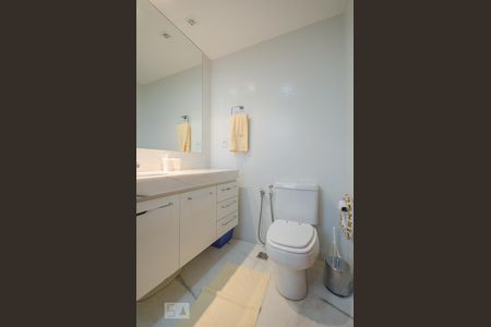 Apartamento para alugar com 218m², 4 quartos e 4 vagasBanheiro da Suíte 2