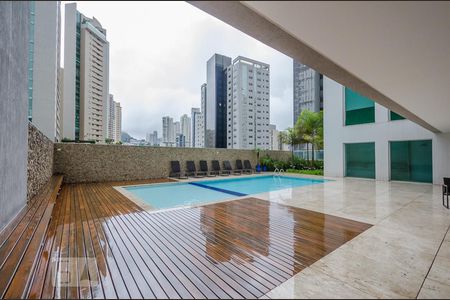 Apartamento para alugar com 218m², 4 quartos e 4 vagasPiscina
