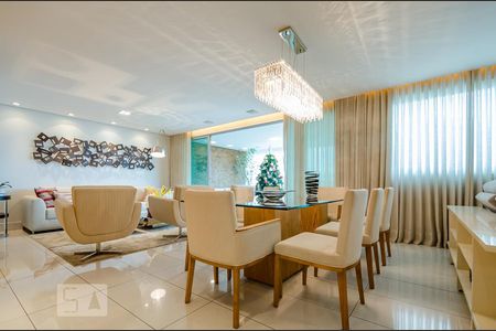 Apartamento para alugar com 218m², 4 quartos e 4 vagasSala